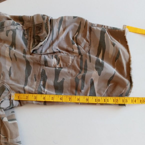 Armani Exchange Camo Cargo Shorts with spell out Belt size 29 - Picture 8 of 9